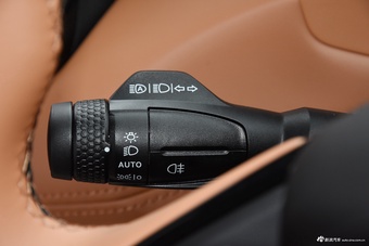 2025款博越L 第四代 1.5TD DCT 山河