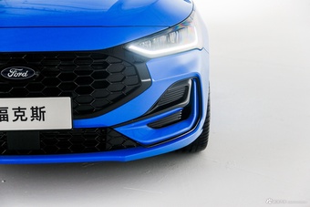 2022款福克斯三厢 EcoBoost 180 自动