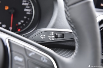 2025款奥迪Q2L 35 TFSI 时尚动感型