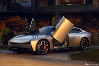 2025款小鹏P7 鹏翼版 官图