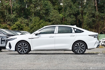 2024款艾瑞泽8 高能版 2.0T DCT御+