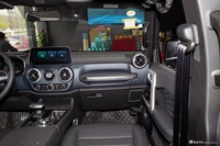 2024款北京BJ40 2.0T 城市猎人荣耀版