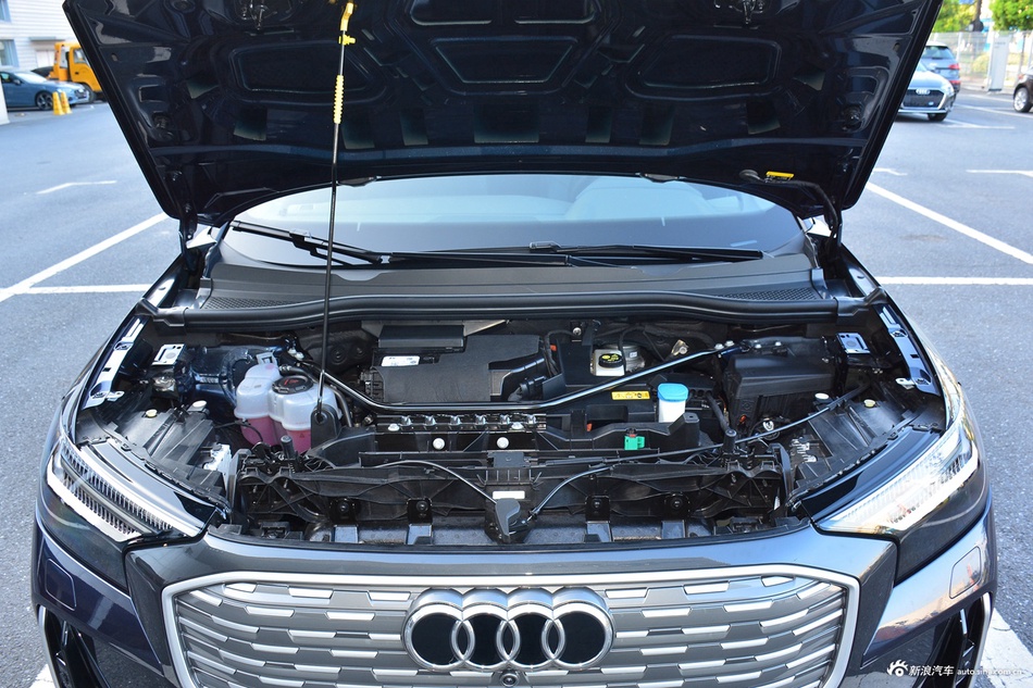2022款奥迪Q4 e-tron 50 quattro 先享版