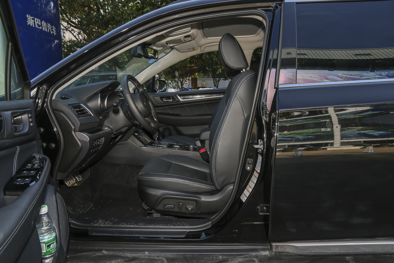 2019款傲虎 2.5L自动运动导航版EyeSight