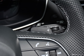 2026款奥迪Q5L 45周年典藏版 45 TFSI 豪华动感型