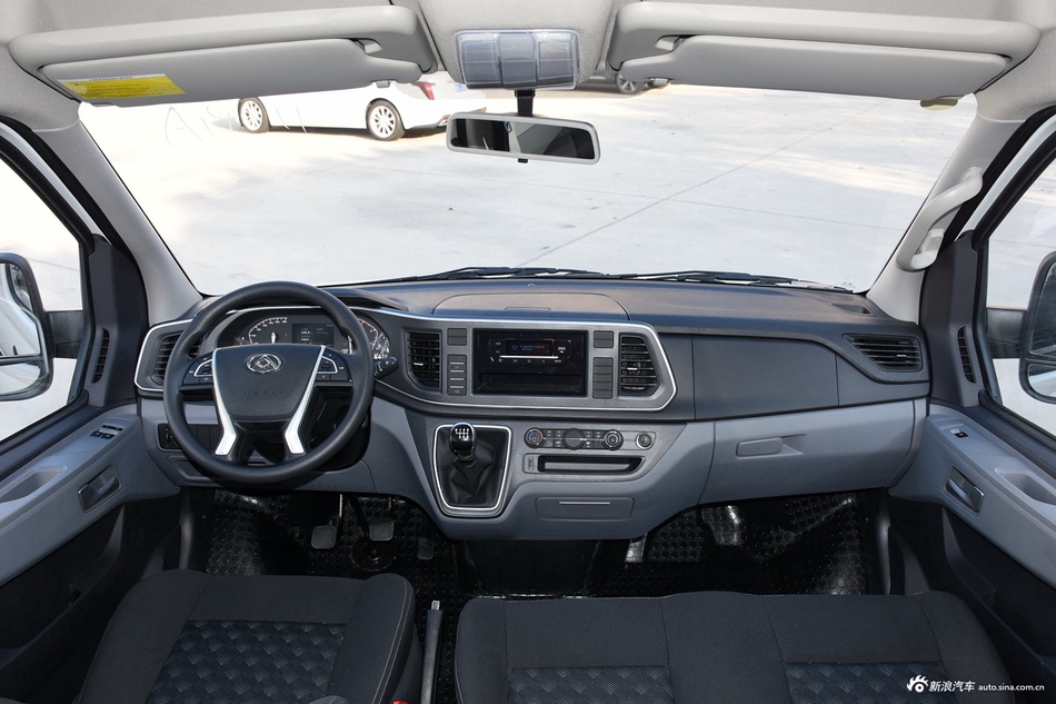 2024款上汽大通MAXUS V80 傲运通 6MT 长轴中顶127Ps 6/7/8/9座