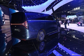 2025广州车展实拍：银河V900