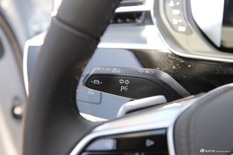2026款奥迪A8L 55 TFSI Horch创始人版