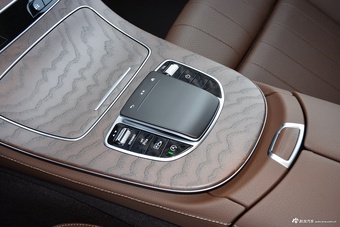 2023款奔驰E级 E 260 L