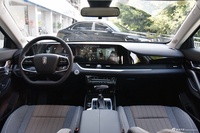 2025款奔腾B70 龙耀版 1.5T 质享型