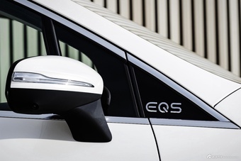 2022款奔驰EQS SUV 基本型官图