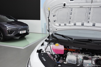 2025款哪吒X 500 Plus