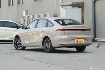 2026款荣威i6 1.5L 臻久版