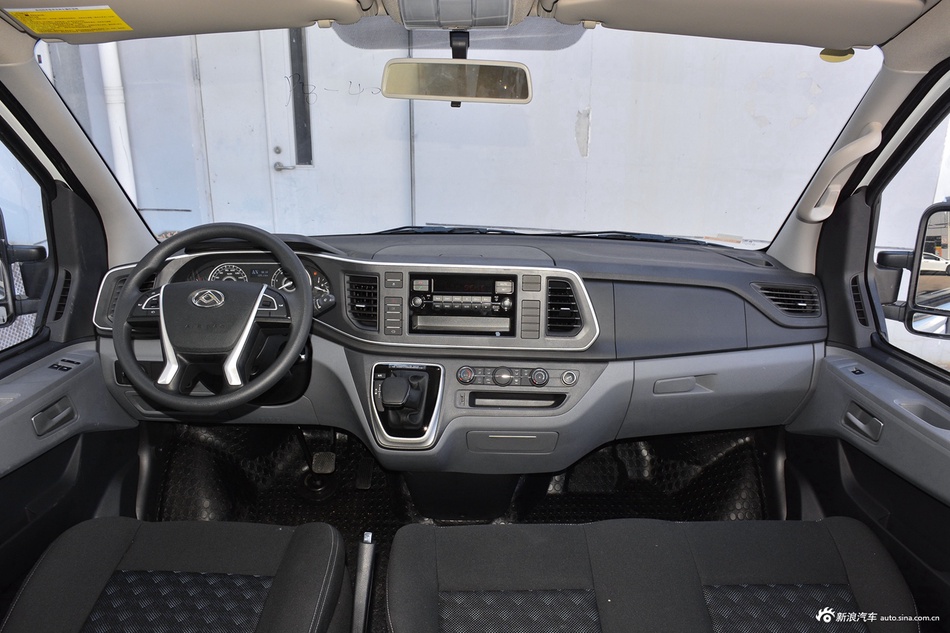 2022款大通MAXUS V80经典版6AMT中轴中顶127马力