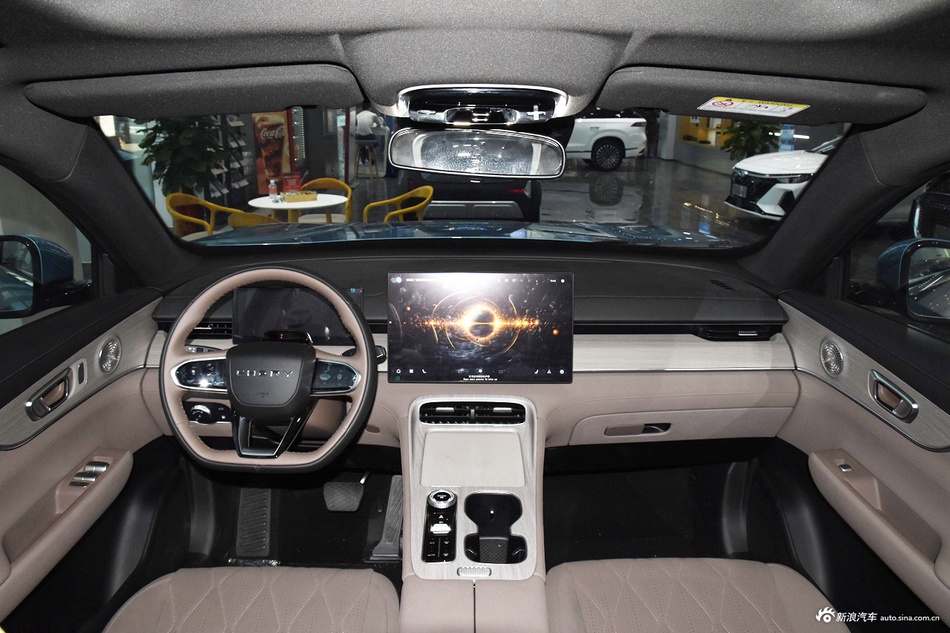 2025款瑞虎8 PLUS C-DM 1.5T 116KM尊贵型 5座