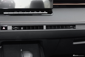 2026款雷凌L 智能电混双擎 1.8L 领先版