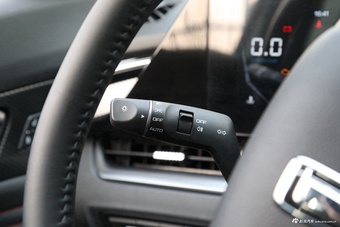 2022款奔腾T55 1.5T自动超跃款