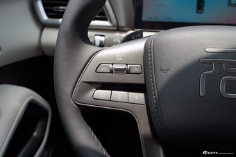 2025款比亚迪元UP 401KM智驾活力版