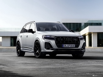 2024款奥迪Q7混动 55 TFSI e quattro 官图