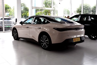 2025款极狐 阿尔法S5 560MAX 185kW