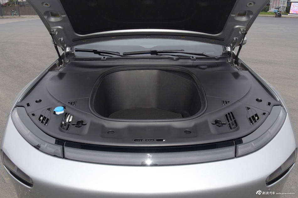 2022款小鹏汽车P7 480N+