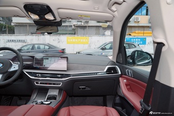 2025款宝马X5 xDrive 30Li M 运动套装