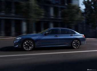 2025款宝马3系 330Li 尊享型 M运动曜夜套装 官图