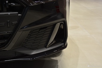 2022款奥迪A7L 45 TFSI quattro S-line 黑武士版