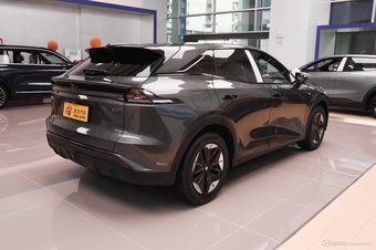 2025款深蓝S07 215Max 深蓝智驾AD PRO增程版