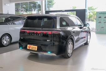 2026款零跑D19 纯电720智尊版 六座