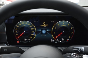 2021款奔驰E级(进口) 改款 E 300 运动版 