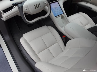 2025款智己LS6 579kW 四驱