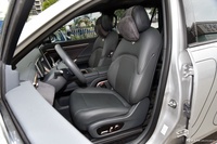 2025款eπ008 210Max智驾版 6座