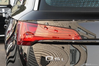 2024款奥迪Q5L 45 TFSI 豪华动感型