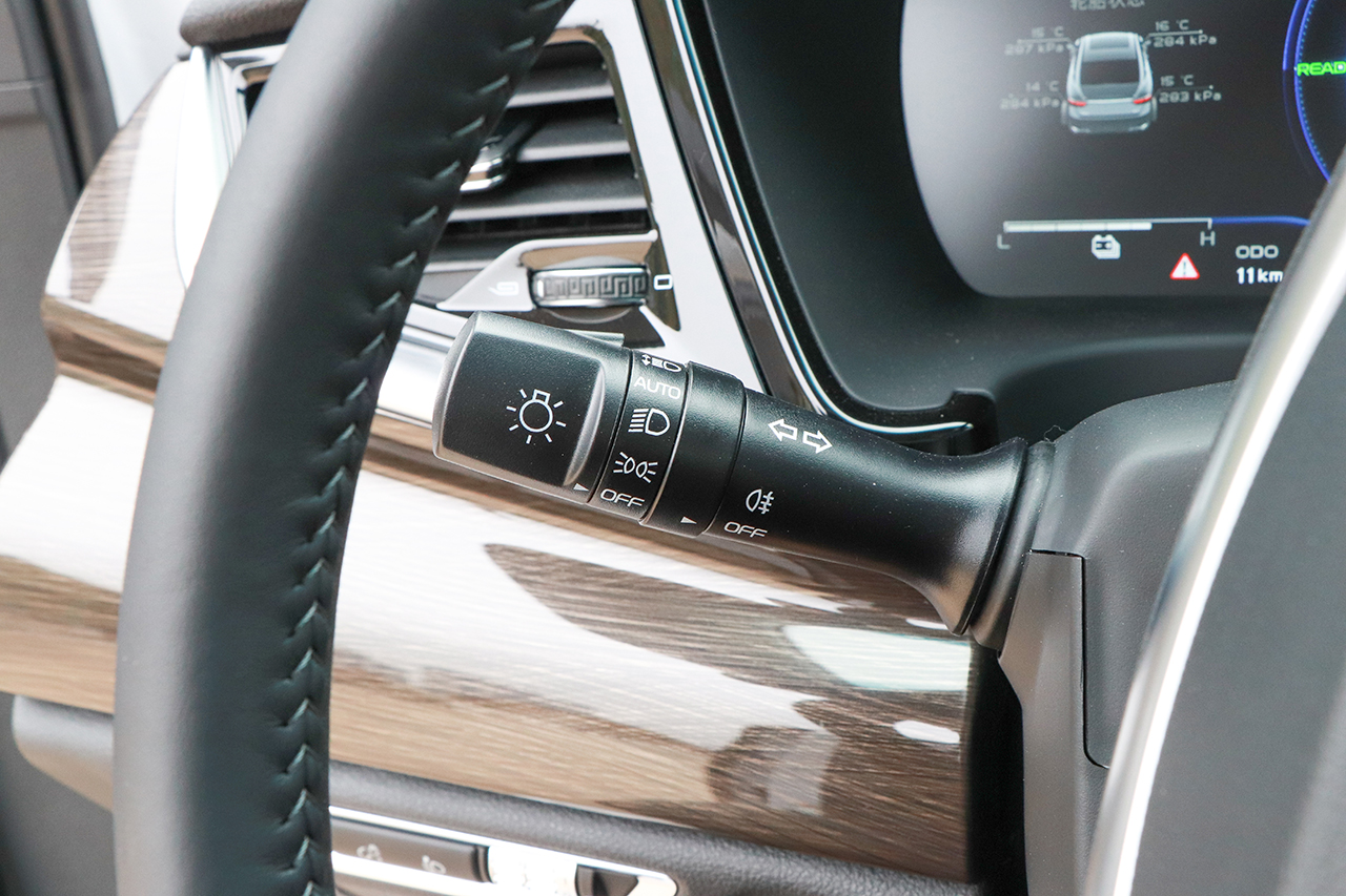 2020款吉利博瑞新能源PHEV 耀享版