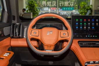 2026款山海L7 PLUS 220km豪华版 5座
