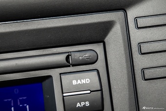 2022款福田征服者5 2.0T自动柴油两驱武林至尊长轴4F20TC