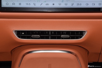 2025款深蓝S07 215Max 深蓝智驾AD PRO增程版