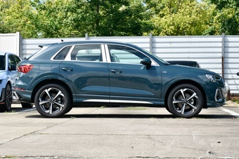 2025款奥迪Q3 45周年典藏版 35TFSI 时尚动感型