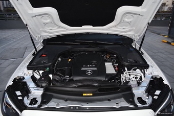 2022款奔驰E级 E 350 e L 插电式混合动力运动轿车图片