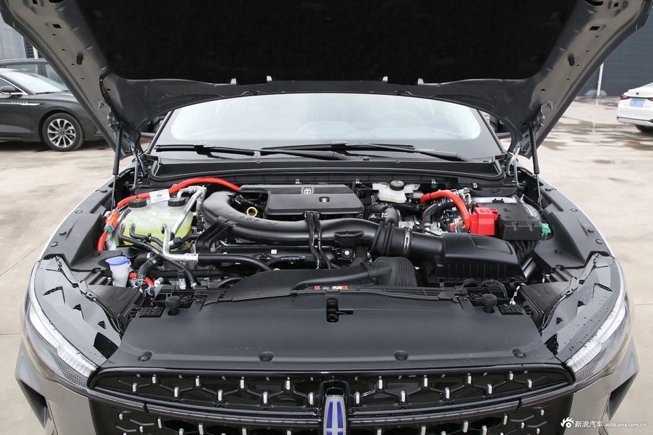 2024款林肯Z 2.0T 混动 两驱尊耀版