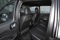 2022款威狮1949 2.3T商用版柴油手动四驱超豪华型大双