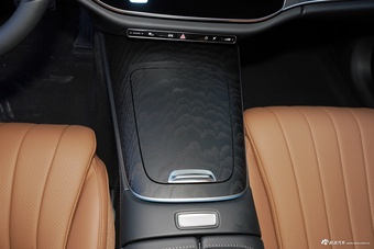 2026款奔驰E级 260 L 经典型