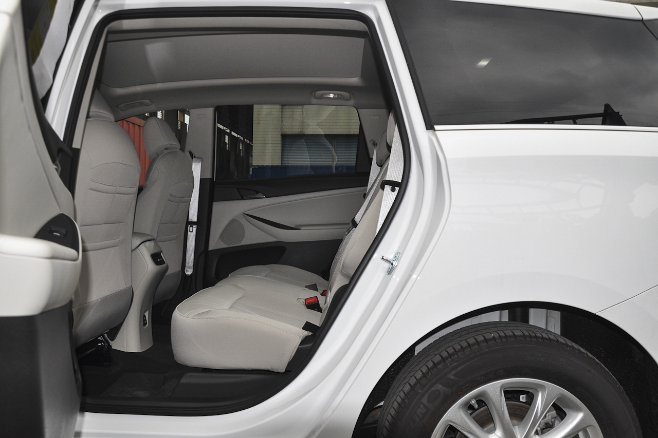 2019款别克GL6 1.3T自动18T精英型5座国V