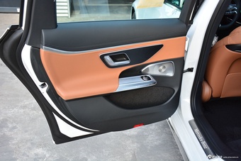 2024款奔驰E级 E 260 L 运动型