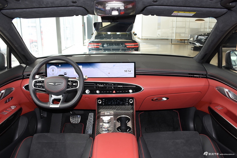 2025款捷尼赛思GV70 2.5T 四驱旗舰运动套件版