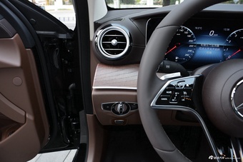 2022款奔驰E级 改款 E 300 L 豪华型