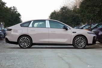 2025款零跑B01 550舒享版