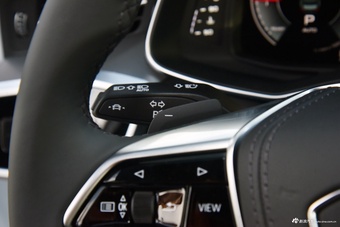 2025款奥迪A6L 改款 45 TFSI 臻选动感型