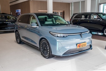 2026款魏牌V8X 豪华家庭版Ultra